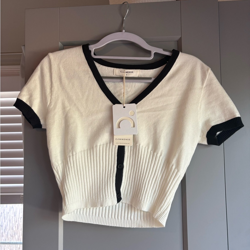 Commense Black and Cream V-Neck Crop Top with matching skirt